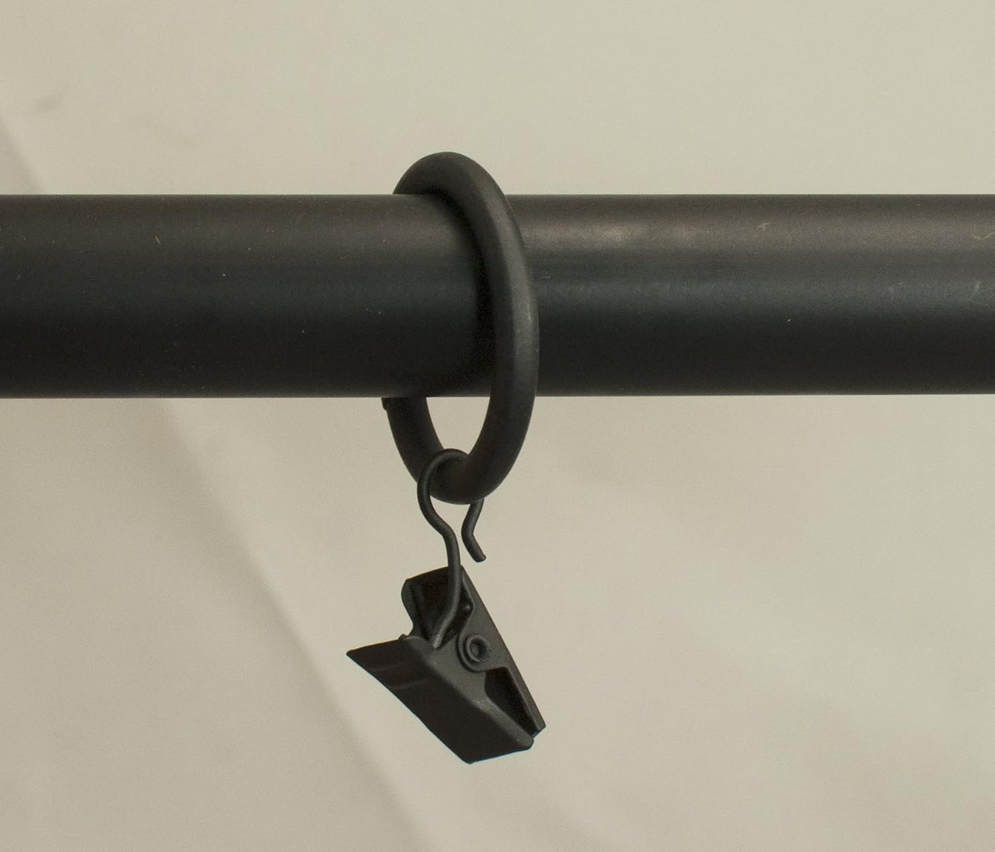 Urbanest Set of 16 Metal Curtain Drapery Clip Rings 1 Inch Diameter, Fits up to 3/4 Inch Rod, (Matte Black)