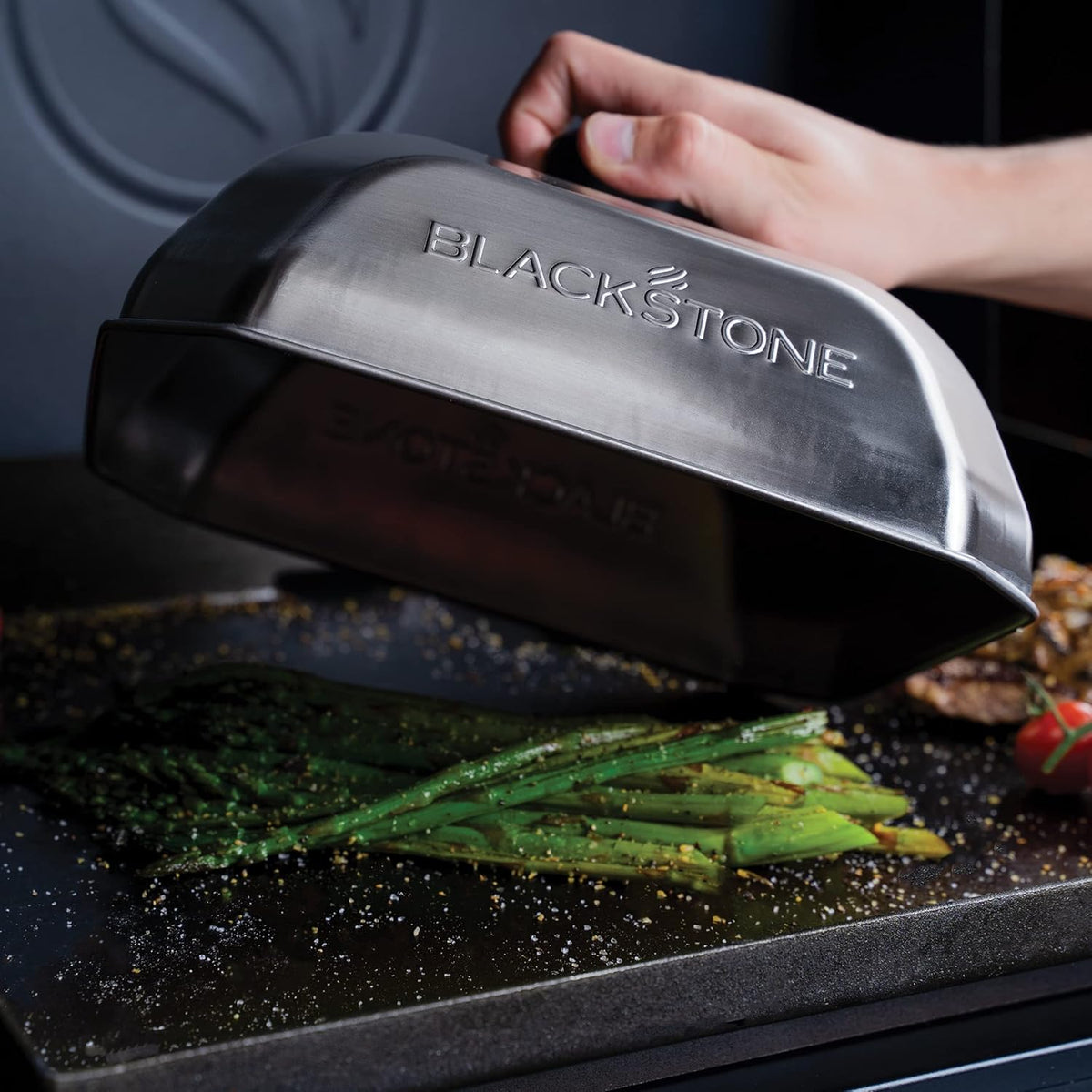 Blackstoneยฎ Stainless Steel Basting Cover, Medium, Square