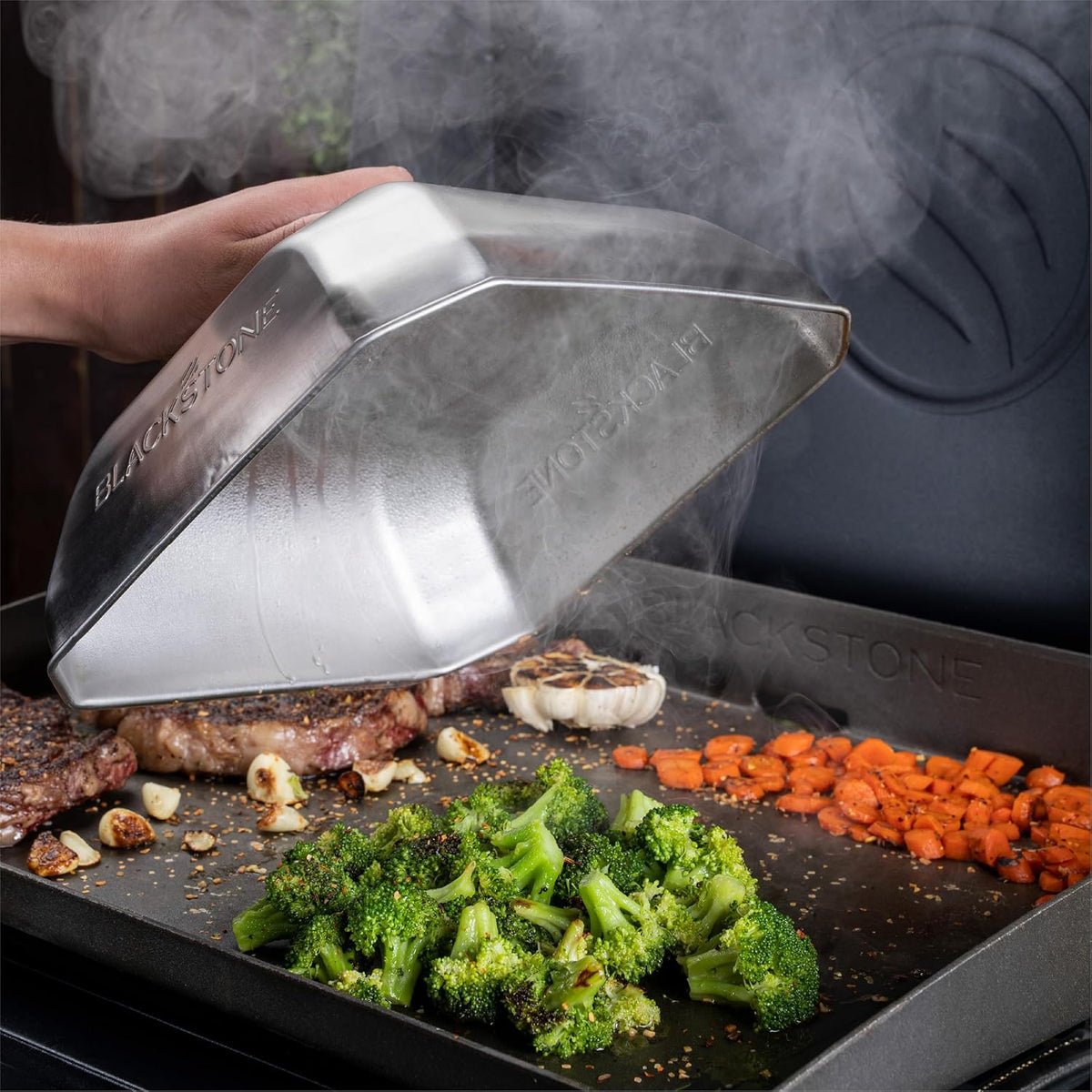 Blackstoneยฎ Stainless Steel Basting Cover, Medium, Square