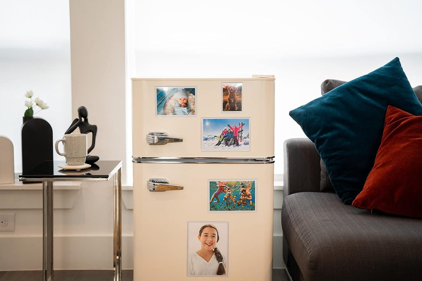 Magtech Magnetic Photo Pocket Picture Frame, White, Holds 4 x 6 Inches Photos, 25 Pack, Made in the USA (14625)