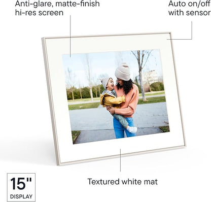 Aura Walden 15" WiFi Digital Picture Frame | Wirecutter's Best Digital Frame - Image 4