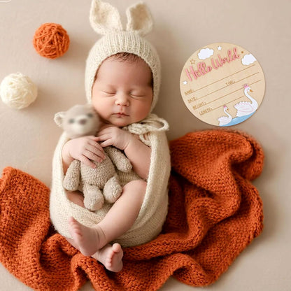 Birth Announcement Sign, 15cm/5.91in Wooden Hello World Newborn Sign Welcome Baby Board Baby Name Plaque for Home Hospital Photo Prop Nursery Decor (Swan Style)