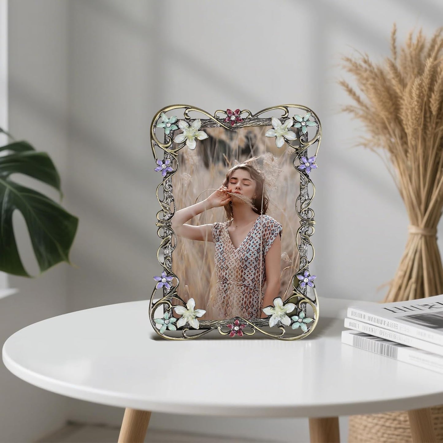Vintage Photo Frame 4x6, Metal photo frame with European Floral Ornate Enamel Flower & Bronze Metal Design with HD Glass for Wedding Valentine's/Mother's Day Gifts