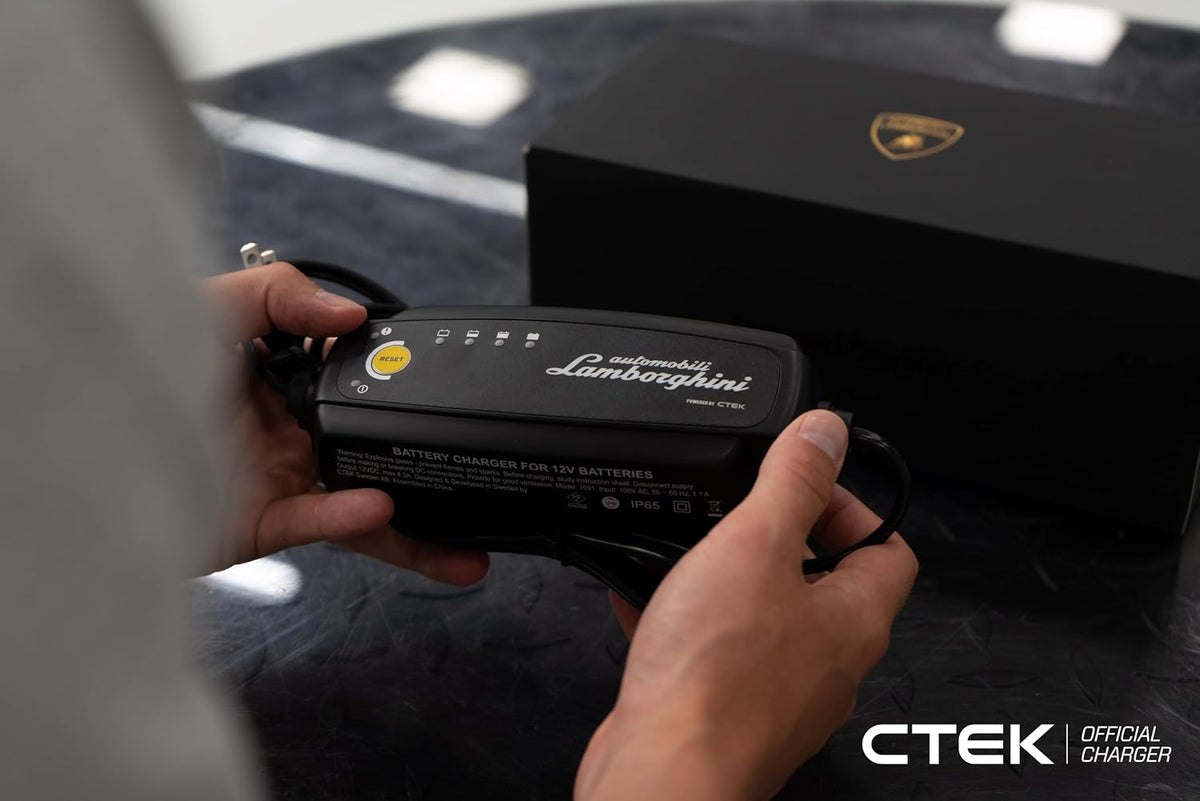 CTEK 4.3 Test & Charge, 12 Volt Fully Automatic Charger with Unique Batte...